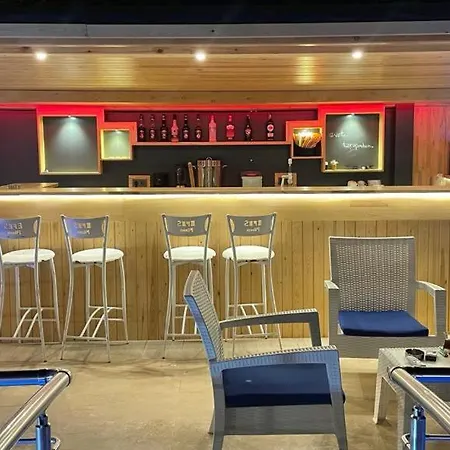 Отель Orion Битез